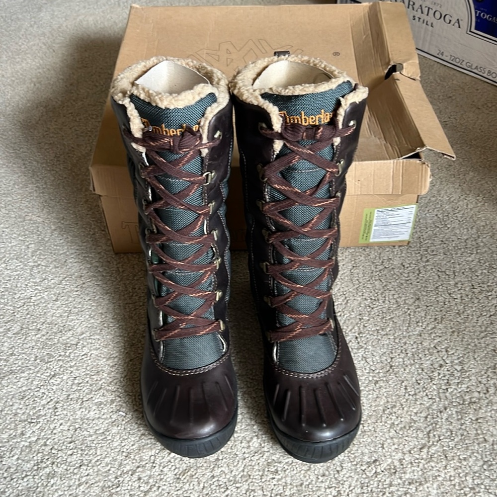 Timberland woman boot ~ size 7